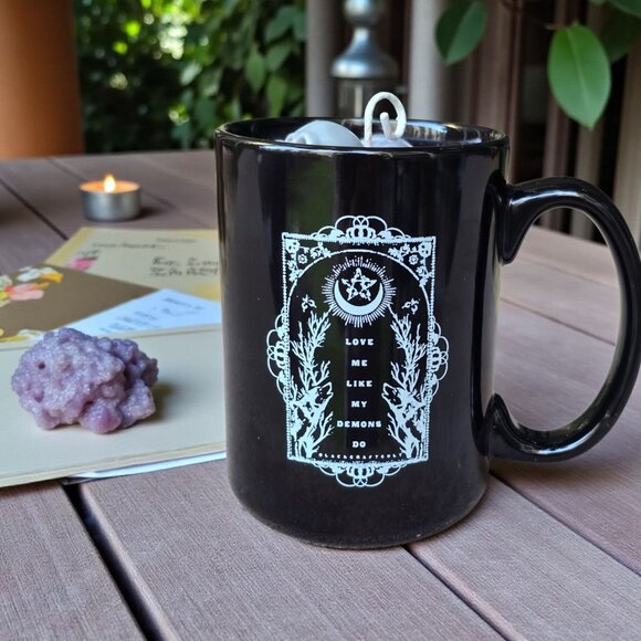 Handmade ✦ BlackCraft Cult Mug Candle ✦ Brandy Cinnamon Soy Wax Skull Spider NWT - Picture 3 of 6